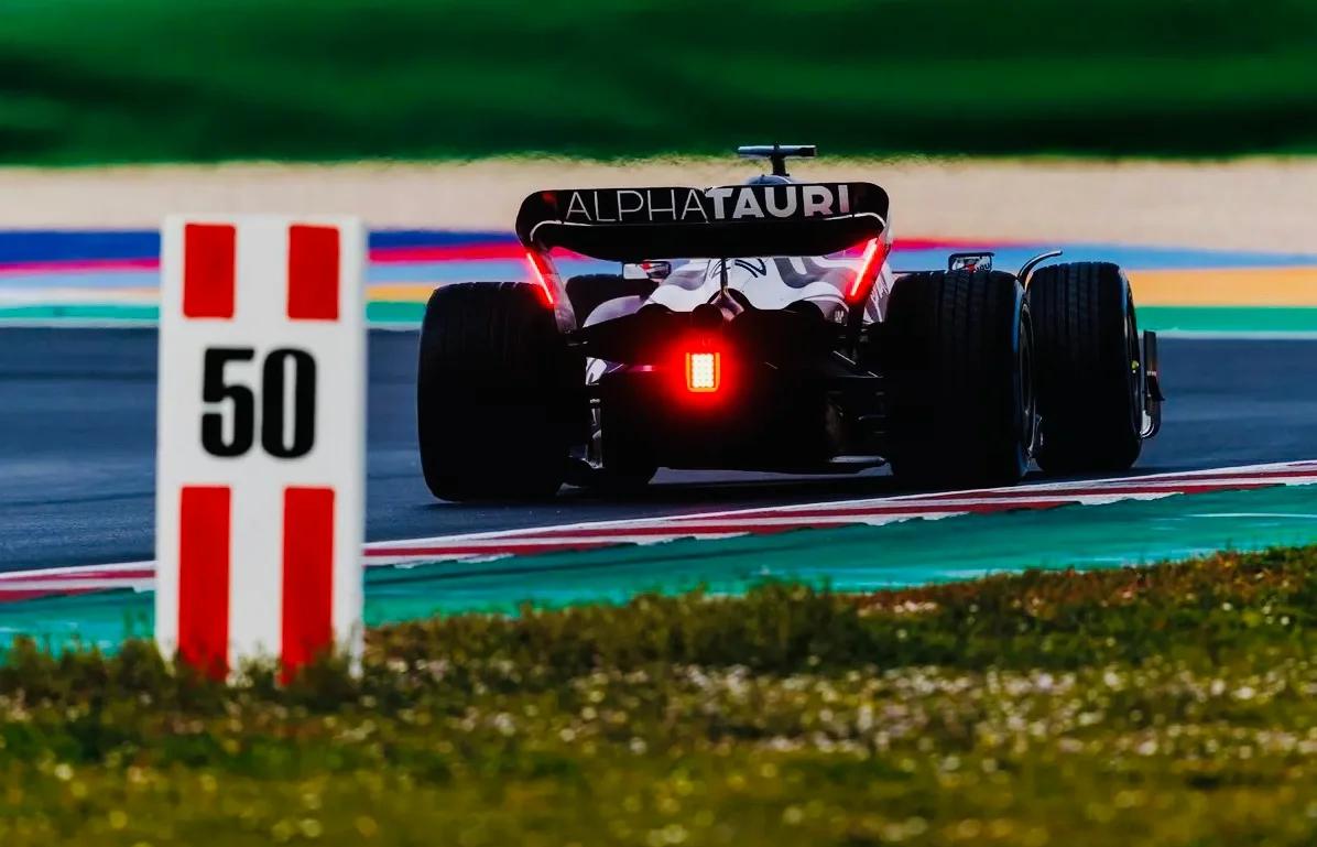 红牛车队翻盘雷诺车队,诺里斯惊艳四座 红牛车队翻盘雷诺车队,诺里斯惊艳四座