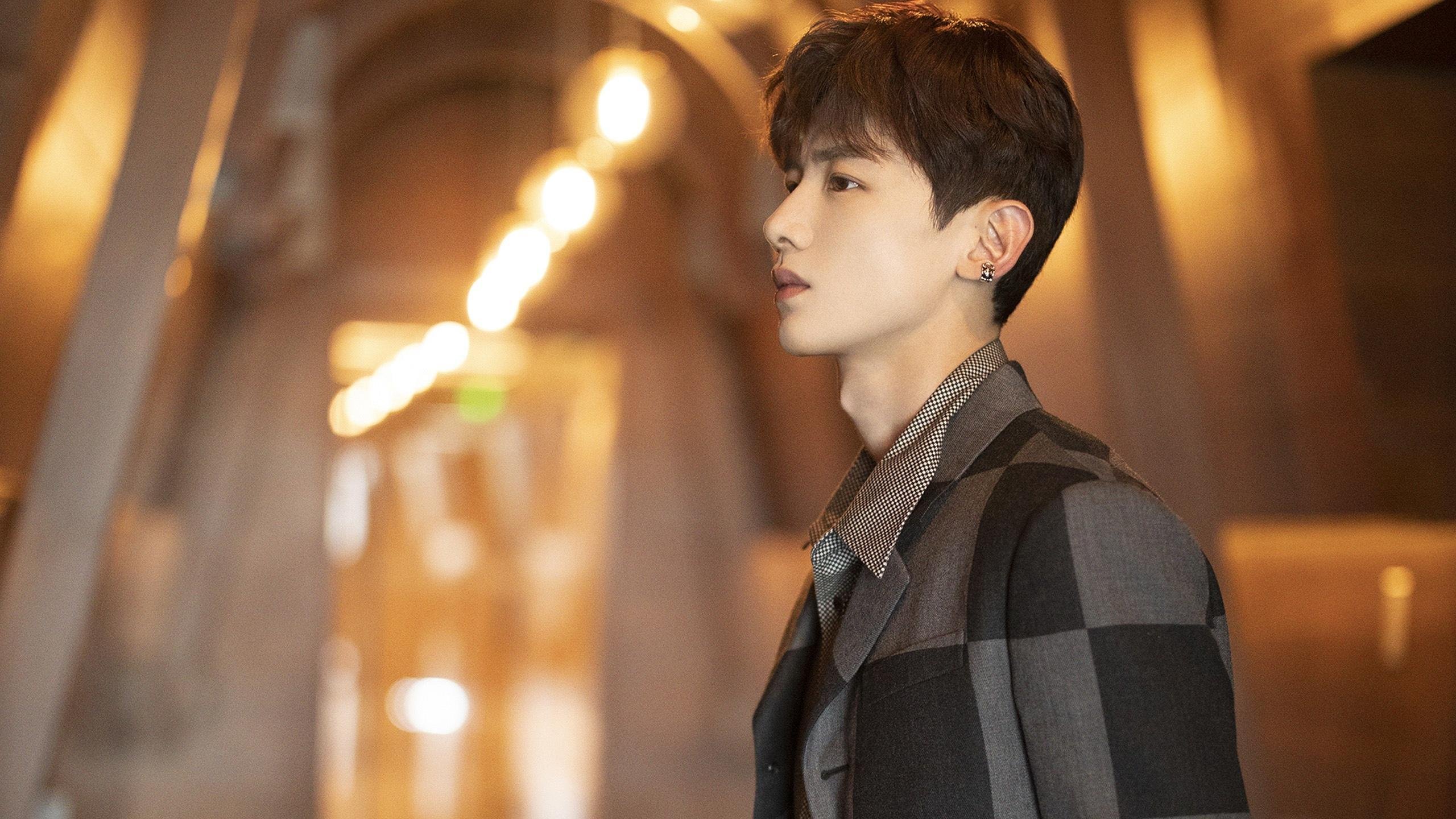 那一夜,蓝色幽灵身披红白,阿圭罗的短暂阿森纳生涯与对切尔西的绝杀