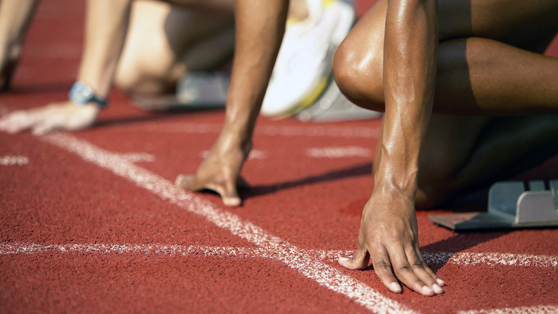 爱游戏APP-赛道即战场，一场输不起的美国速度与卡塔尔弯道攻防战