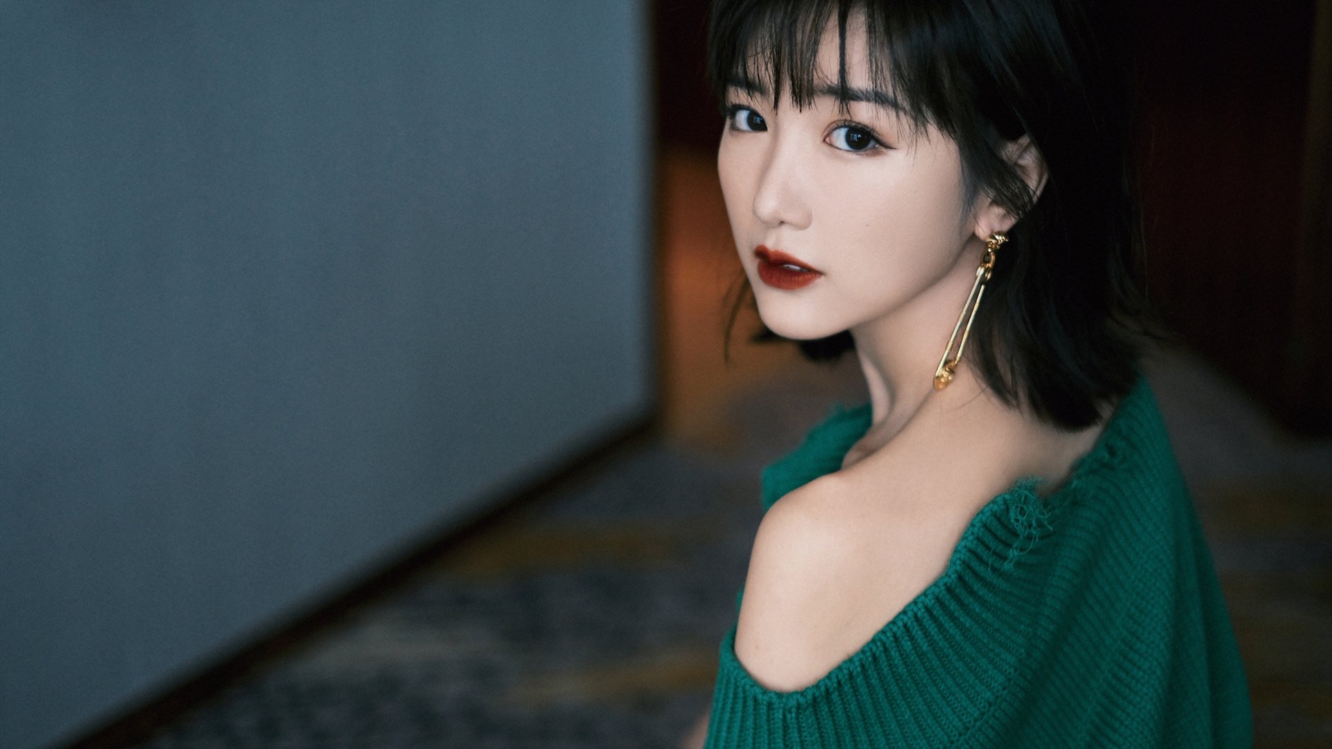 双重横扫，公牛风暴席卷深圳，贝恩的审判时刻