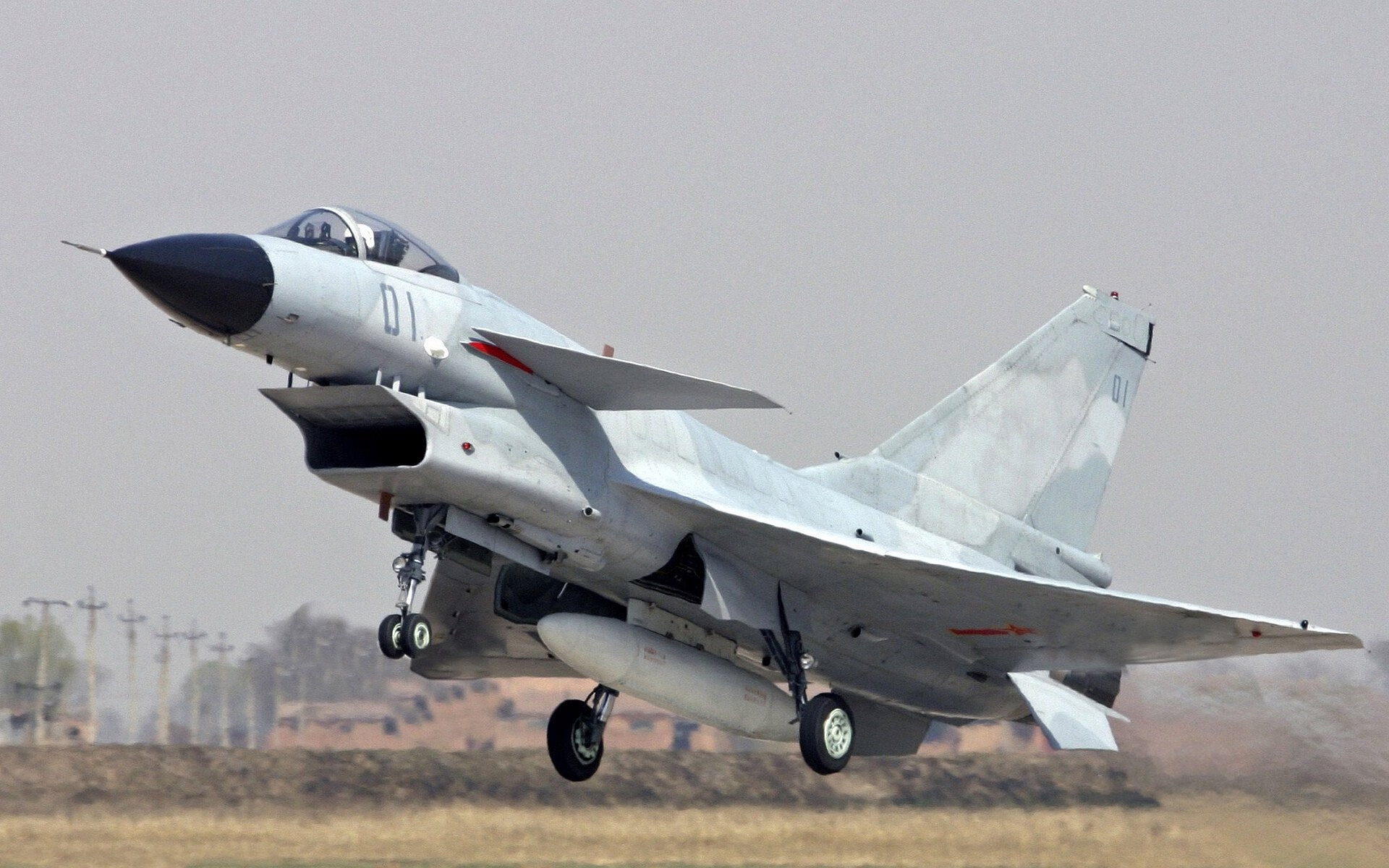 爱游戏在线-阿劳霍闪耀罗马城，拉齐奥关键战擒敌紧追冠军