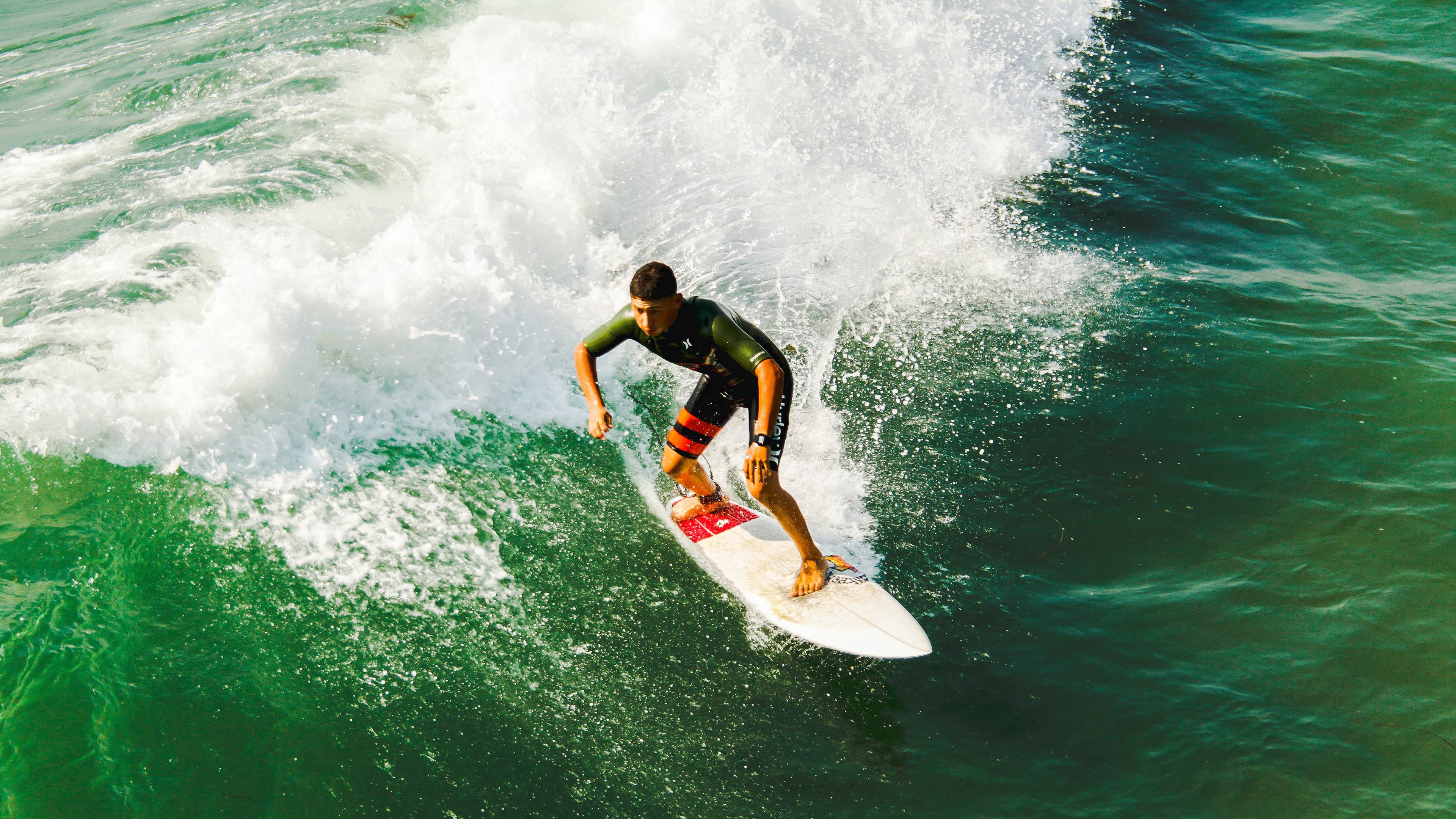 隐形盔甲，当楚阿梅尼在里昂的喧嚣中沉默统治