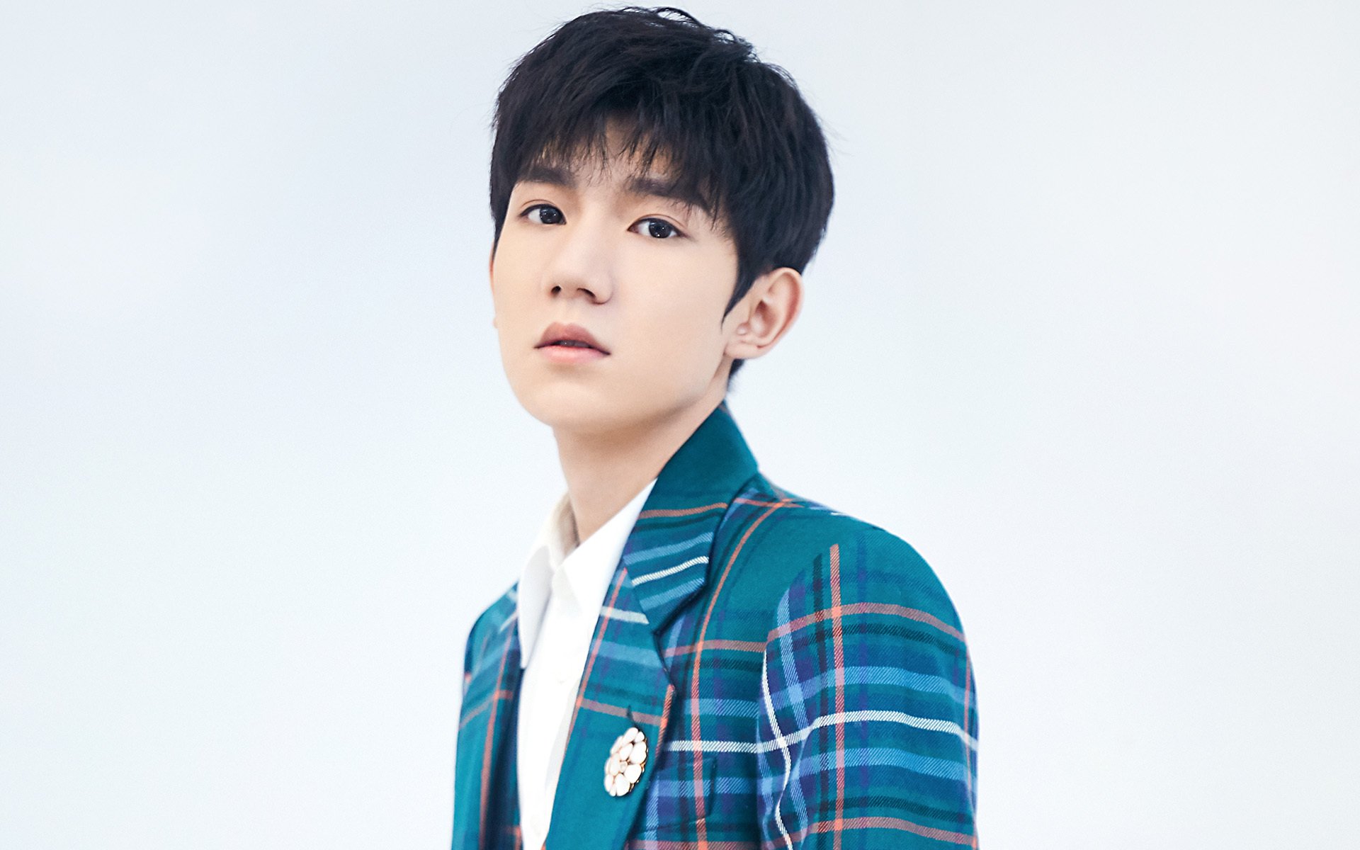 冰与火，伦纳德锁死对手与黄蜂三节击溃掘金的攻防美学