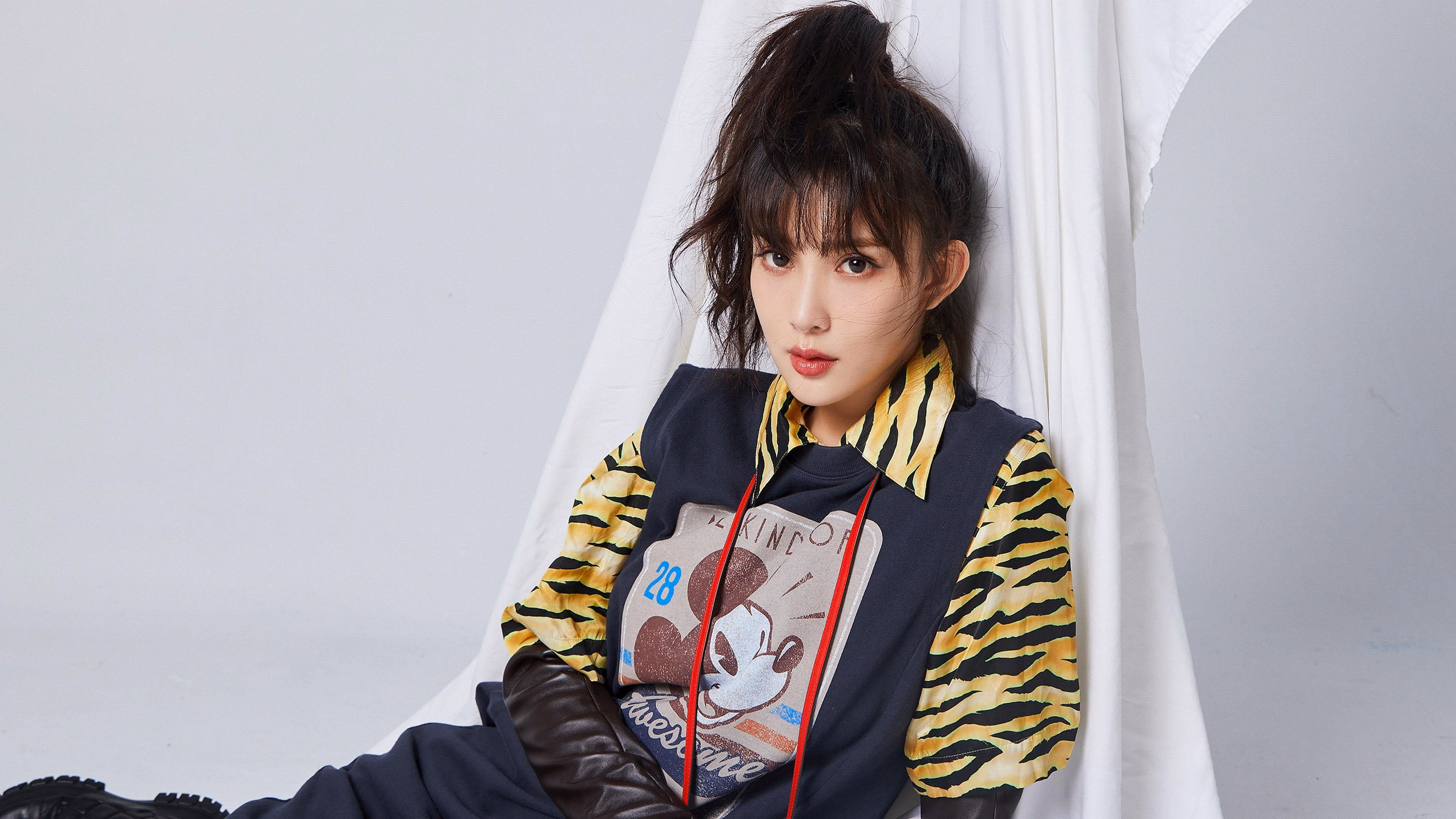 足球之夜，巨星无解与平民造反的双重奏